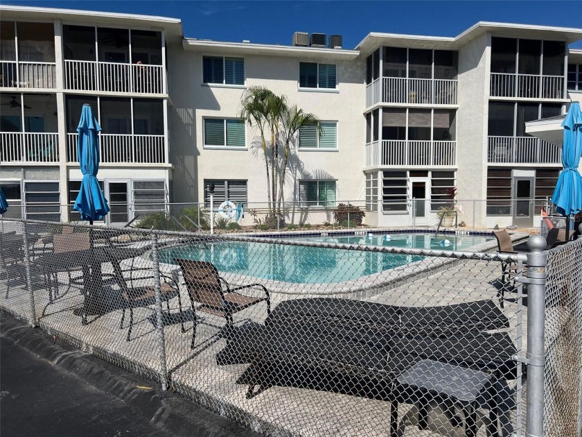 Great condo on Venice Island. Close to the beach , restaurants - Beach Condo for sale in Venice, Florida on Beachhouse.com