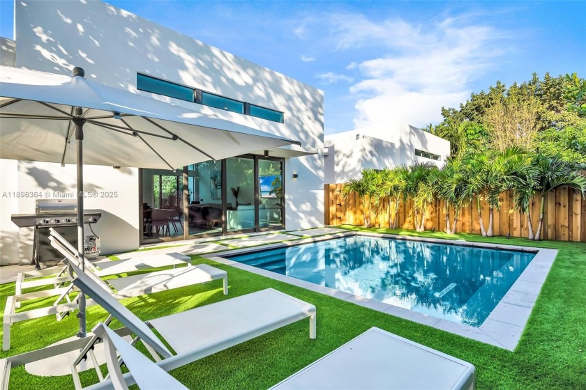 Welcome to modern luxury living and newer construction. Live in - Beach Home for sale in Miami, Florida on Beachhouse.com