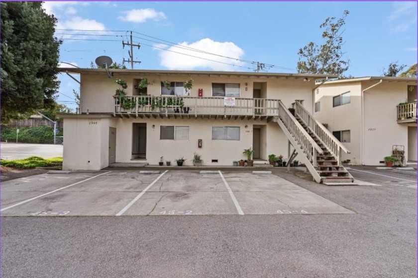 This ideally located fourplex near Capitola offers excellent - Beach Home for sale in Santa Cruz, California on Beachhouse.com