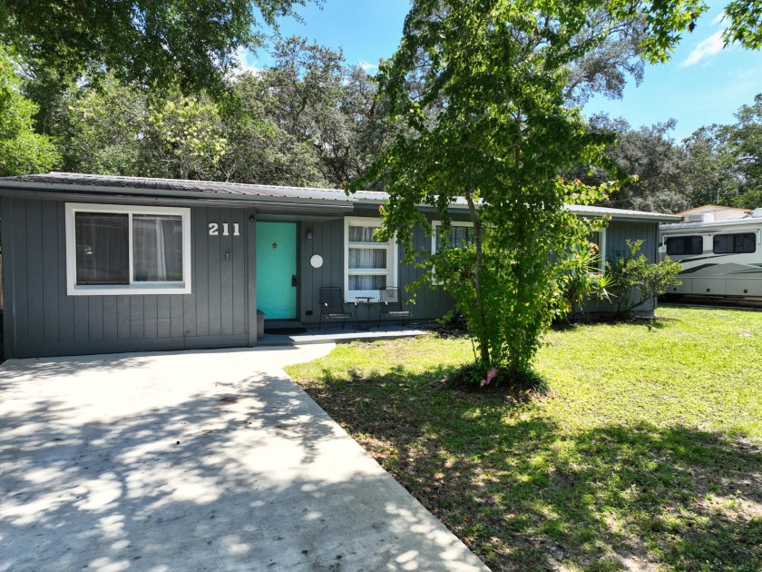 Charming old Florida ranch style home surrounded by established - Beach Home for sale in Fort Walton Beach, Florida on Beachhouse.com