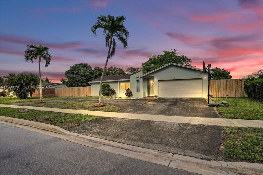 Real South Florida yard that never disappoints, plenty of room - Beach Home for sale in Margate, Florida on Beachhouse.com