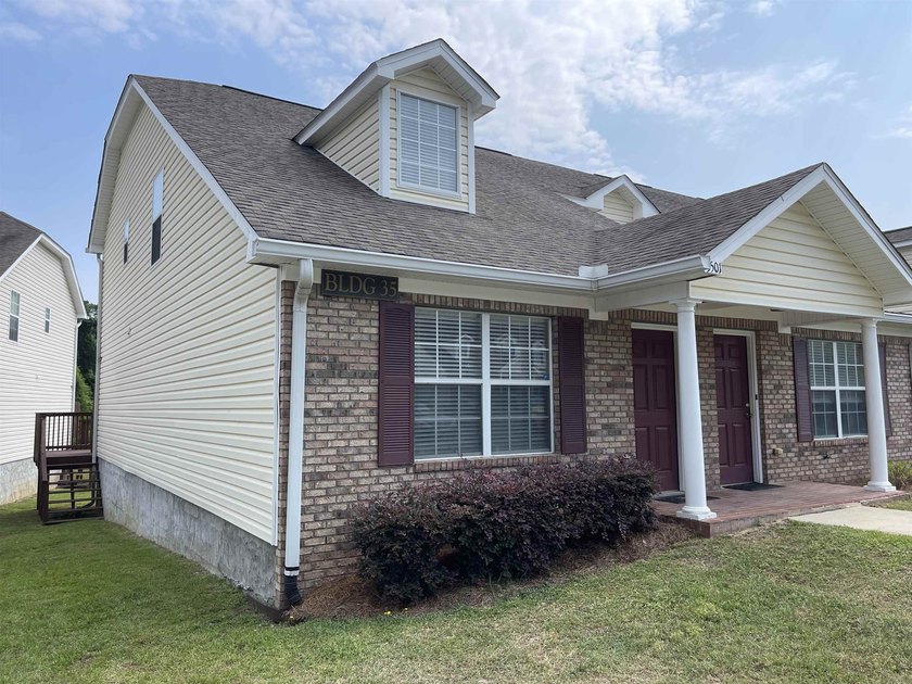 Beautiful end unit townhome! Great living room and kitchen space - Beach Condo for sale in Tallahassee, Florida on Beachhouse.com