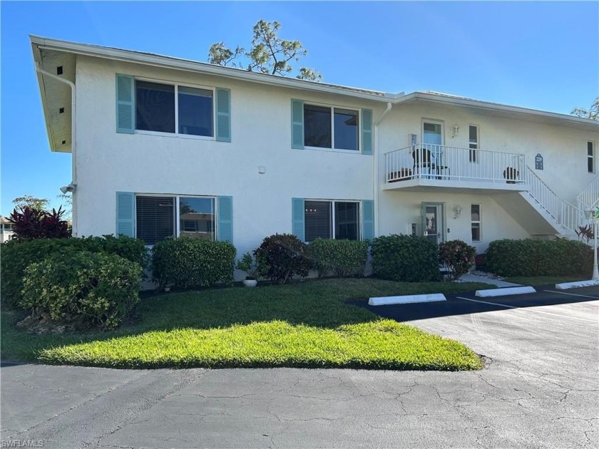 This completely renovated unit offers an open layout with a - Beach Home for sale in Naples, Florida on Beachhouse.com