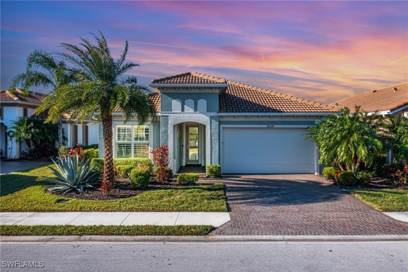 This stunning WCI built, one owner dream home has finally hit - Beach Home for sale in Fort Myers, Florida on Beachhouse.com