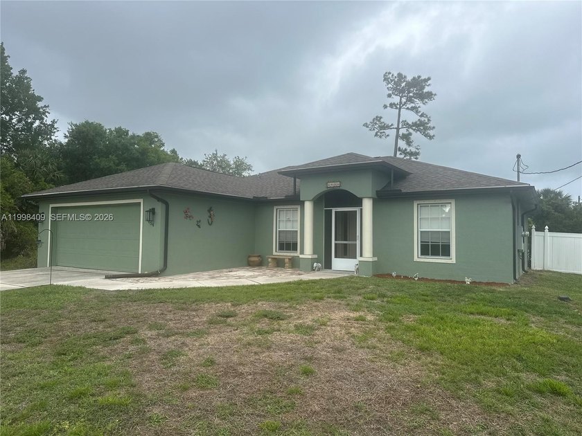 PRICE REDUCED FOR A QUICK SALE!
Motivated Seller..Bring your - Beach Home for sale in North Port, Florida on Beachhouse.com