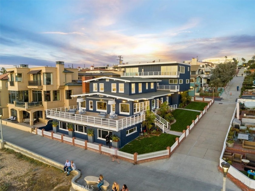 Unique, Special, Exceptional, Irreplaceable, One of a Kind! Do - Beach Townhome/Townhouse for sale in Manhattan Beach, California on Beachhouse.com