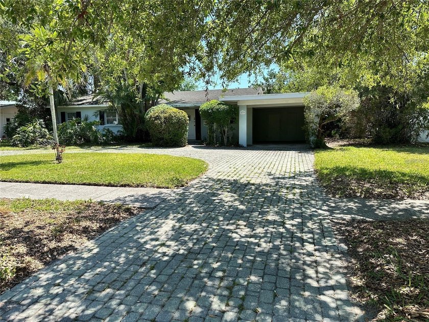 Under contract-accepting backup offers. Premier Snell Isle - Beach Home for sale in St. Petersburg, Florida on Beachhouse.com