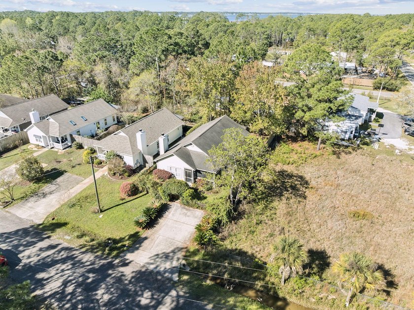 This 3 bedroom, 2 bathroom cottage offers a compelling - Beach Home for sale in Santa Rosa Beach, Florida on Beachhouse.com