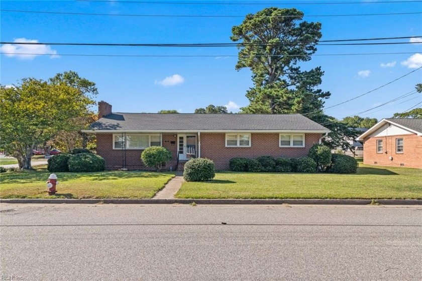 JUST STARTING OUT OR STARTING OVER? THIS COULD BE THE ONE. 3 - Beach Home for sale in Hampton, Virginia on Beachhouse.com