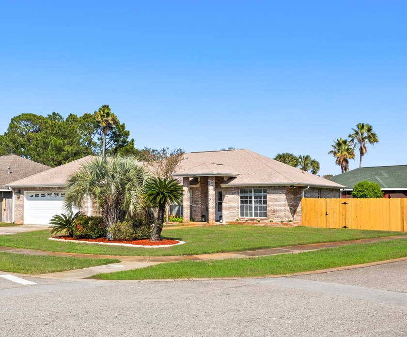 Located in the well-established Indian Woods neighborhood, known - Beach Home for sale in Destin, Florida on Beachhouse.com