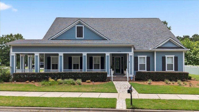 Luxury at its finest! Stunning 5BR/3BA home in SouthWood with - Beach Home for sale in Tallahassee, Florida on Beachhouse.com