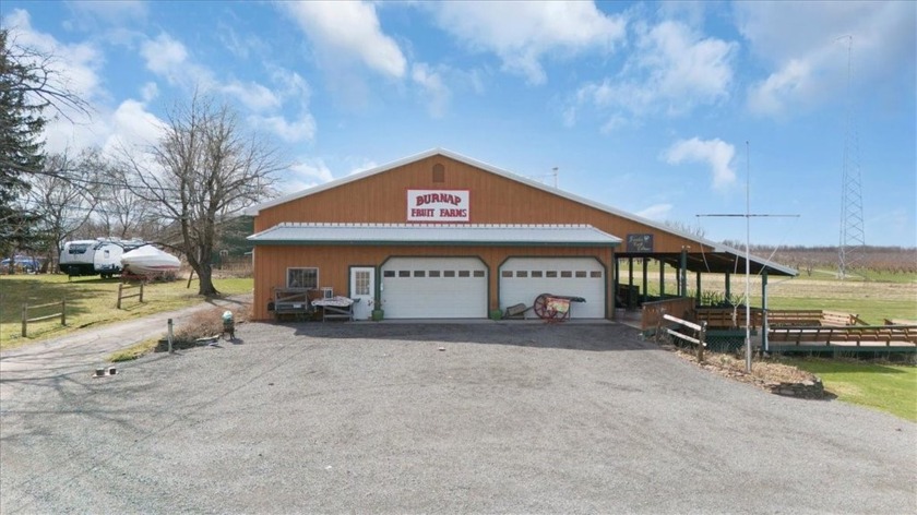 Work-Play-Live. On your very own Established farm site. Walk to - Beach Home for sale in Sodus, New York on Beachhouse.com