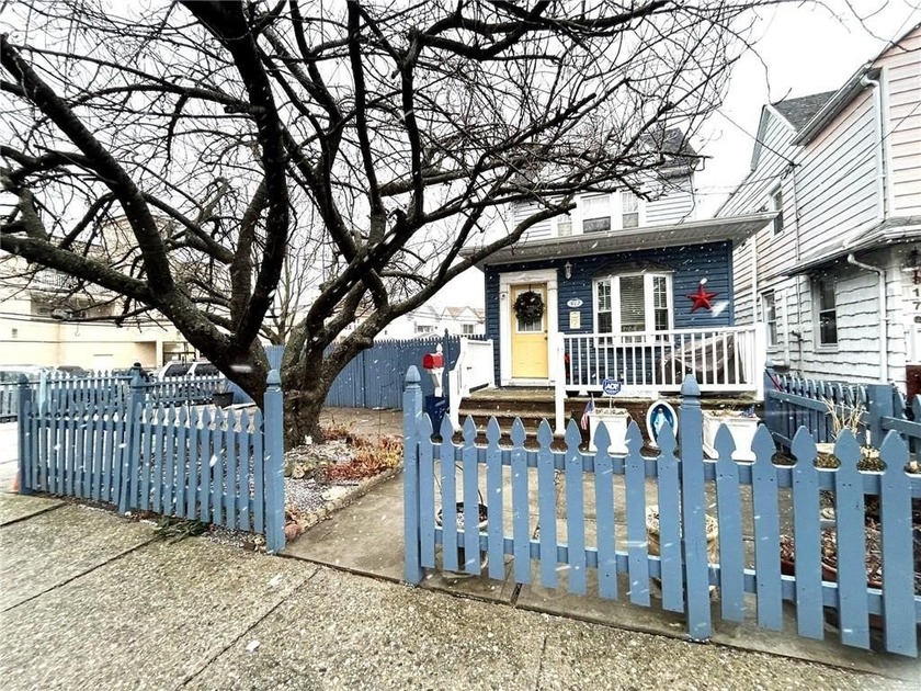 PRIME GERRITSEN BEACH LOCATION OFFERS THIS MOVE-IN READY - Beach Home for sale in Brooklyn, New York on Beachhouse.com