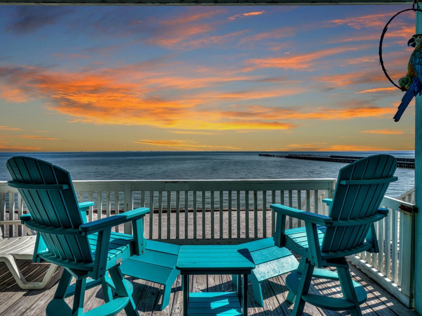 Waterfront, boat launch, swimming pool, lighted fishing pier & - Beach Vacation Rentals in Rockport, Texas on Beachhouse.com