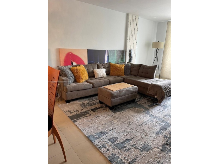 Beautiful 1 bedroom/1.5 bathrooms condo, approximately 865 sq - Beach Condo for sale in North Miami Beach, Florida on Beachhouse.com