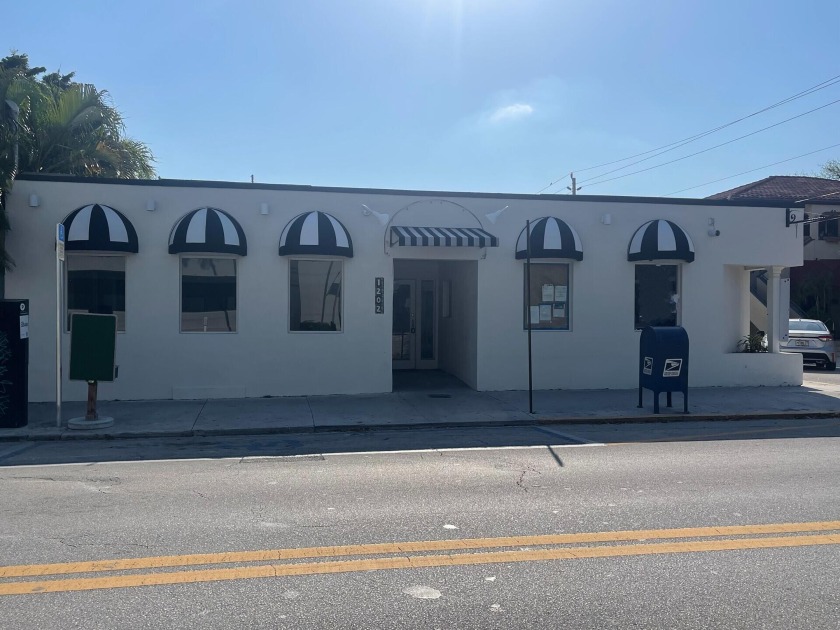 Restaurant for lease, with approximately ~ 4,366 SF under roof - Beach Commercial for sale in Key West, Florida on Beachhouse.com