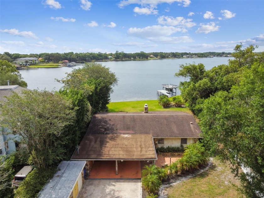 WATERFRONT LAKE CARROLL... OWNER MOTIVATED PRICE REDUCED $325 - Beach Home for sale in Tampa, Florida on Beachhouse.com