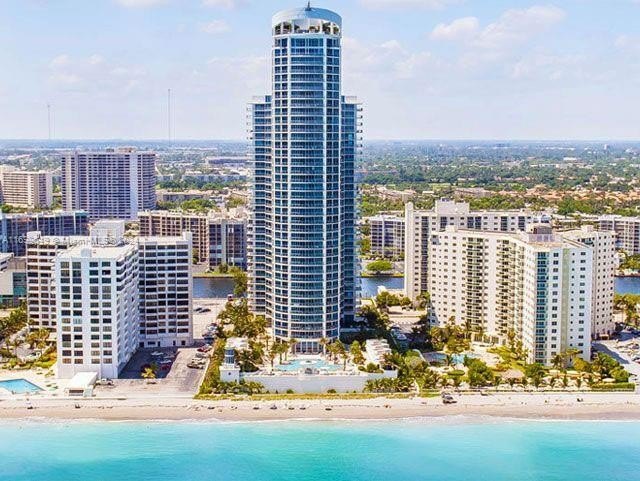 **Luxurious Oceanfront Living Awaits!** Discover your dream home - Beach Condo for sale in Hollywood, Florida on Beachhouse.com