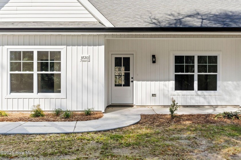 Modern Farmhouse touches & a serene setting, 10-12 minutes to - Beach Home for sale in Shallotte, North Carolina on Beachhouse.com