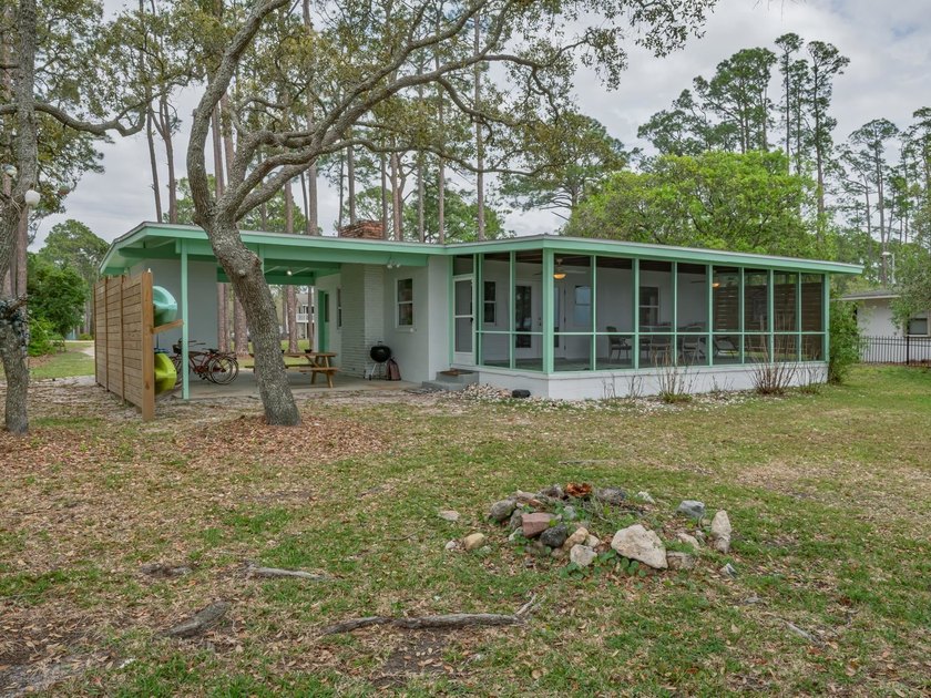 Looking for a cozy coastal retreat on Ochlockonee Bay? Discover - Beach Home for sale in Ochlockonee Bay, Florida on Beachhouse.com