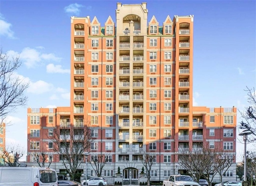 Live in a luxurious oceanfront gated community with resort-style - Beach Condo for sale in Brooklyn, New York on Beachhouse.com