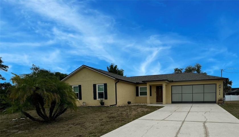 PRICE REDUCED! OWNER MODIVATED! IMMACULATE POOL home in - Beach Home for sale in Englewood, Florida on Beachhouse.com