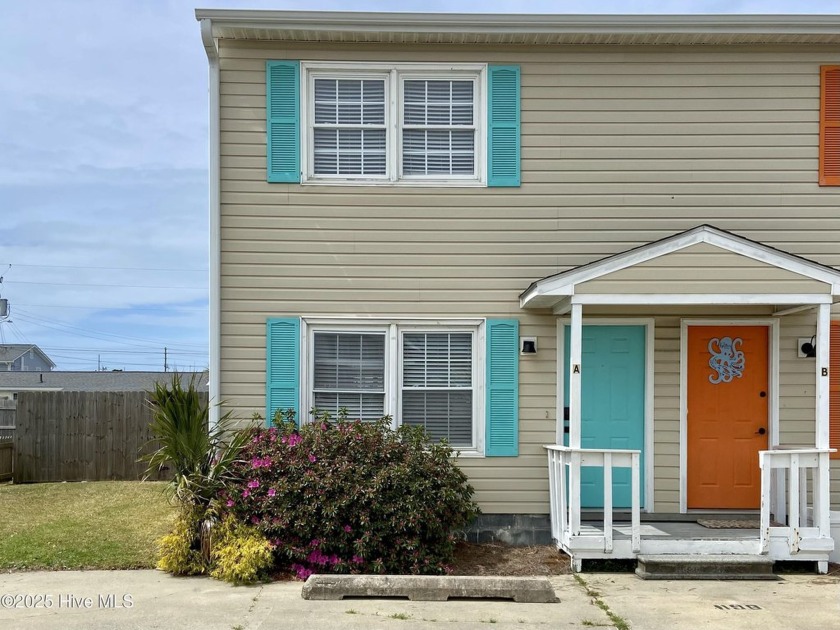 Location! Location! Location! Wonderful end unit only 1-2 blocks - Beach Townhome/Townhouse for sale in Atlantic Beach, North Carolina on Beachhouse.com