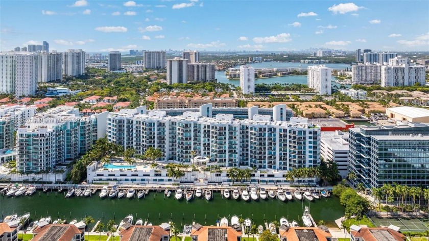 Spectacular and Modern 1 bedroom plus Den apartment located in - Beach Condo for sale in Aventura, Florida on Beachhouse.com