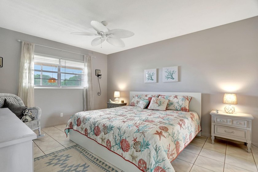 COZY 1 BEDROOM 1 BATHROOM CONDO COMPLETELY FURNISHED TURN KEY - Beach Condo for sale in Fort Lauderdale, Florida on Beachhouse.com