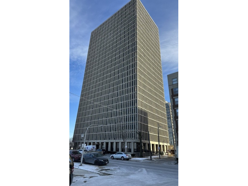 Short Sale opportunity. One bedroom with spectacular - Beach Home for sale in Chicago, Illinois on Beachhouse.com