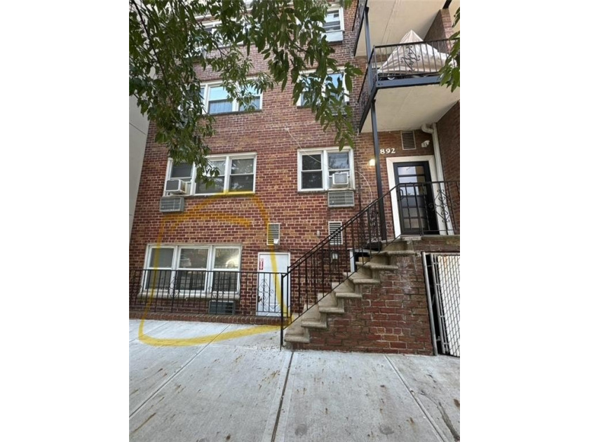 Well-kept studio condo in the heart of Midwood, ideally located - Beach Condo for sale in Brooklyn, New York on Beachhouse.com