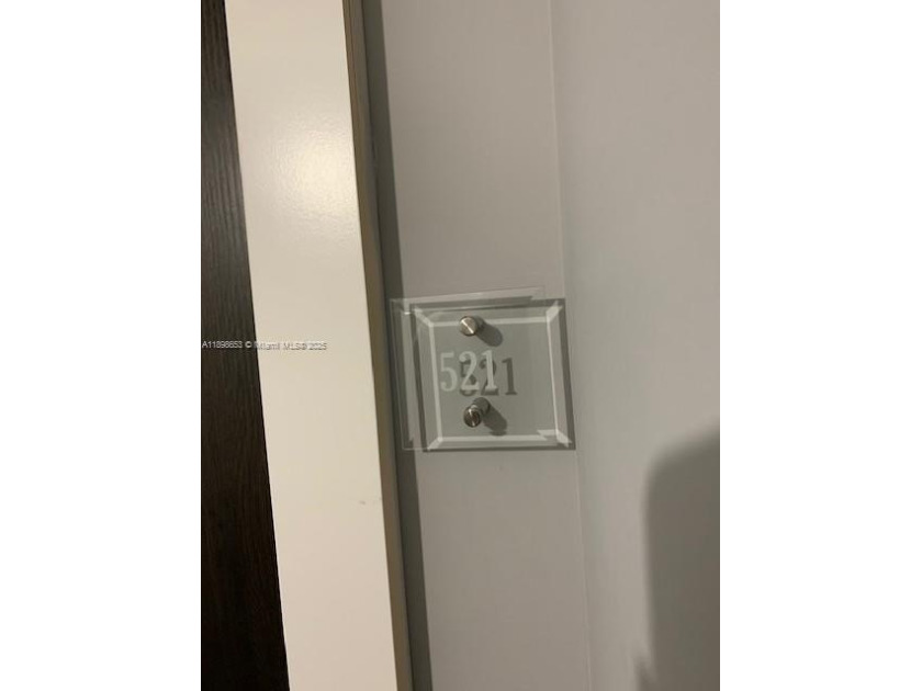 Beautifully updated 1-bedroom, 1.5-bath condo in the desirable - Beach Condo for sale in Aventura, Florida on Beachhouse.com