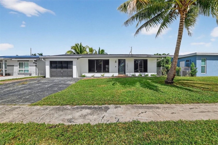 Incredible opportunity to own turn-key single family pool home - Beach Home for sale in Sunrise, Florida on Beachhouse.com