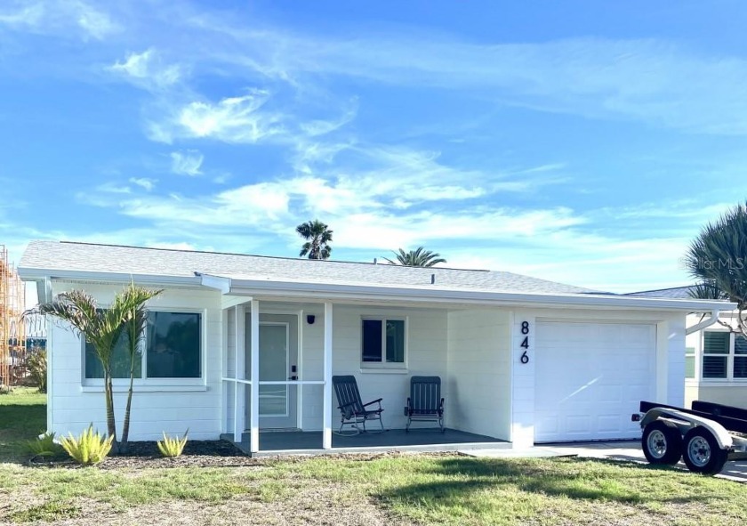 Surf side, 2/1 Beach bungalow. Minutes to the Gulf of Mexico - Beach Home for sale in Redington Shores, Florida on Beachhouse.com