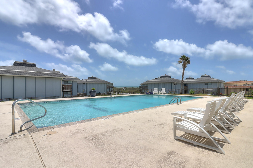 2 bedroom, 2 bath condo with a great view! Heated - Beach Vacation Rentals in Port Aransas, Texas on Beachhouse.com