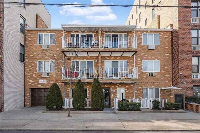 Bay Ridge-Simply perfect first floor and lower level duplex - Beach Condo for sale in Brooklyn, New York on Beachhouse.com