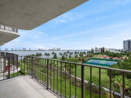 Lake Harbour Towers- Highly sought after waterfront condo - Beach Condo for sale in Lake Park, Florida on Beachhouse.com