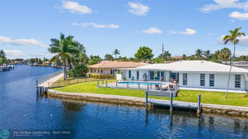 Beautifully updated 3 bedroom, 3 full bathroom waterfront pool - Beach Home for sale in Pompano Beach, Florida on Beachhouse.com