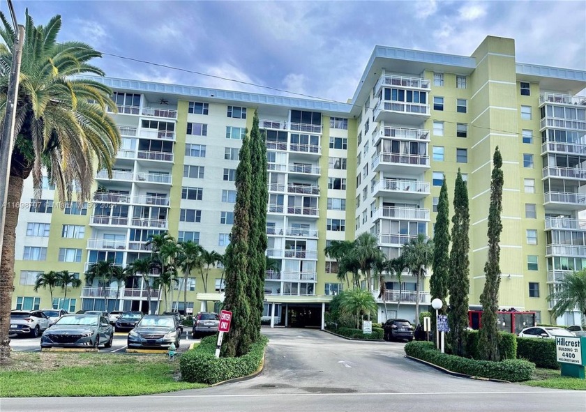 Welcome to home sweet home. Step into this light, bright, and - Beach Condo for sale in Hollywood, Florida on Beachhouse.com