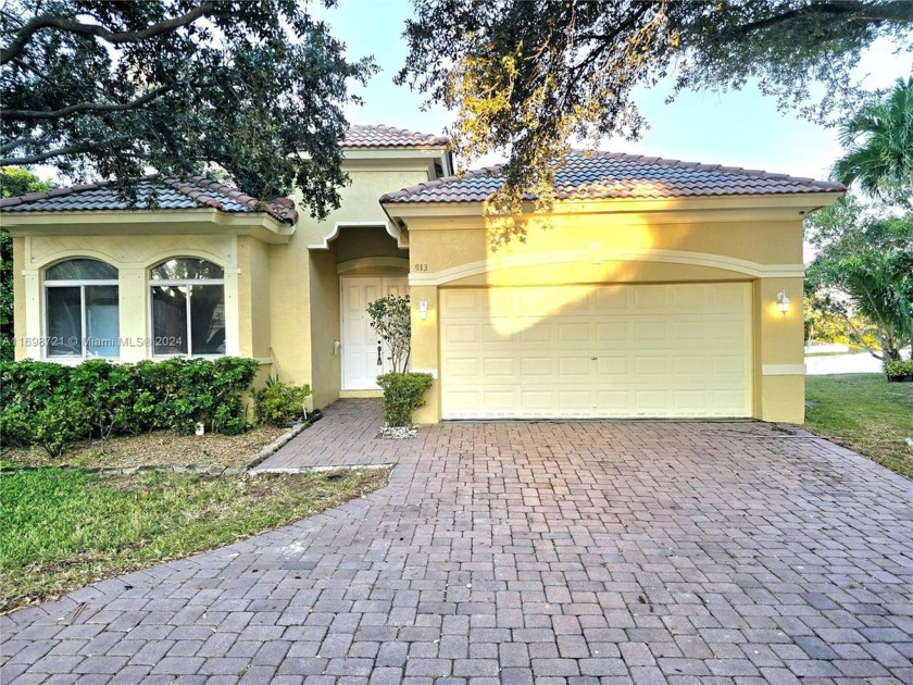 Welcome to this charming 3-bedroom, 2.5-bathroom home in the - Beach Home for sale in Miramar, Florida on Beachhouse.com