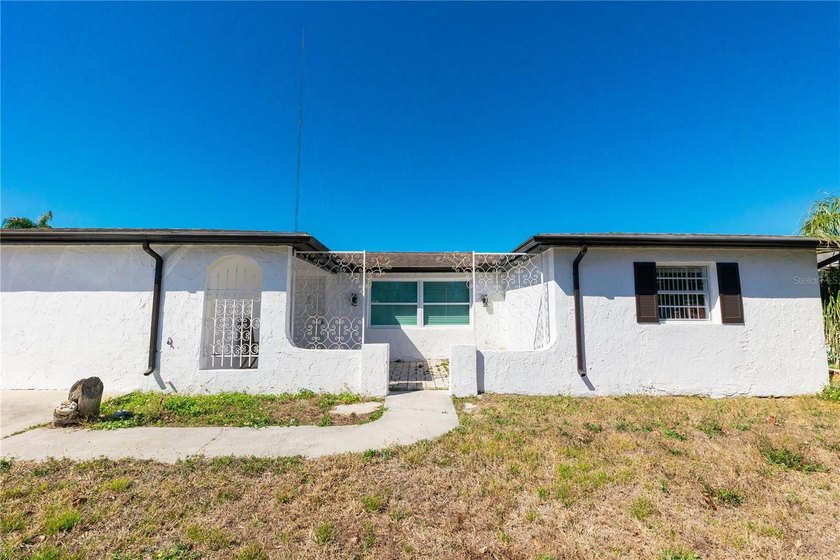 Wait... a house that can help pay your mortgage?! Yes, THIS is - Beach Home for sale in Holiday, Florida on Beachhouse.com