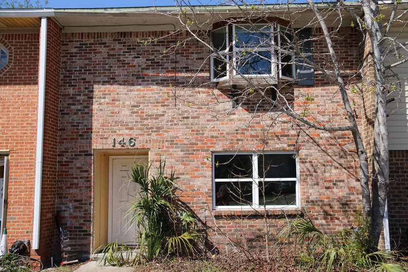 Bring your ideas and make this your own. ***Handyman/Investment - Beach Townhome/Townhouse for sale in Fort Walton Beach, Florida on Beachhouse.com