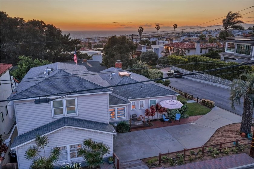 Exceptional opportunity in the coveted Manhattan Beach Hill - Beach Home for sale in Manhattan Beach, California on Beachhouse.com
