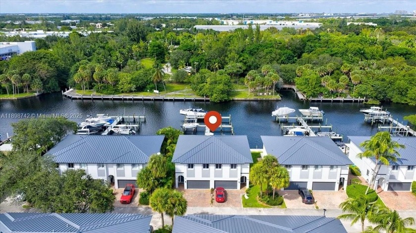 Boater's paradise! 2017 build with Brand New Metal Roof and 20 - Beach Townhome/Townhouse for sale in Dania, Florida on Beachhouse.com