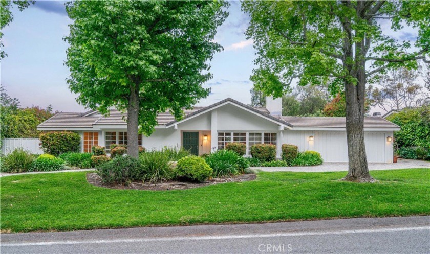 Prime location near Main Gate! This classic Rolling Hills ranch - Beach Home for sale in Rolling Hills, California on Beachhouse.com