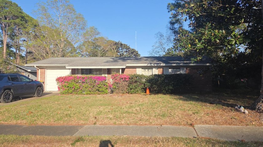 This 3-bedroom, 2-bath home at 224 Deluna offers comfortable - Beach Home for sale in Fort Walton Beach, Florida on Beachhouse.com