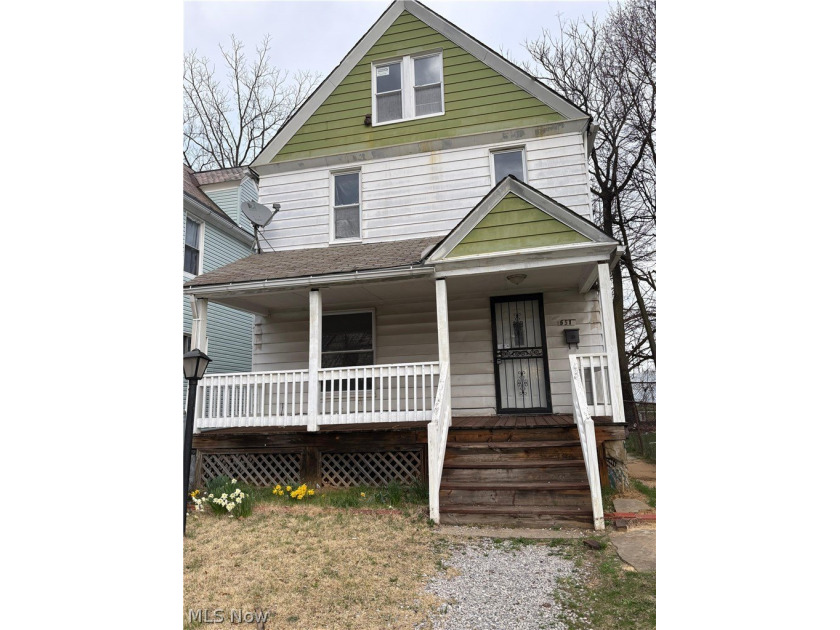 Great opportunity for investors or owner occupants looking for a - Beach Home for sale in Cleveland, Ohio on Beachhouse.com