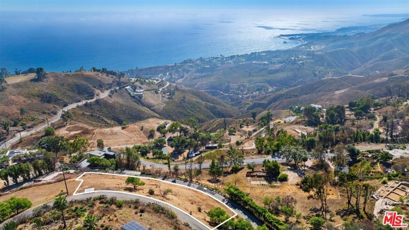 Prime Malibu hillside lot on over half an acre with world-class - Beach Lot for sale in Malibu, California on Beachhouse.com