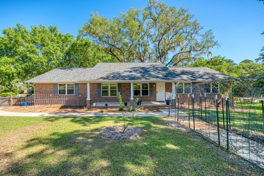 MOTIVATED SELLER! Charming brick home on a half-acre corner lot - Beach Home for sale in Tallahassee, Florida on Beachhouse.com