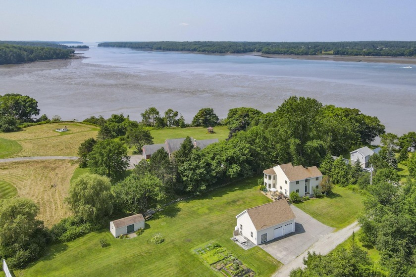 This beautifully maintained home has a deeded ROW to the St - Beach Home for sale in South Thomaston, Maine on Beachhouse.com